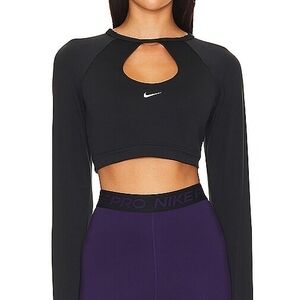 Nike Black Keyhole Long-Sleeve Crop Top